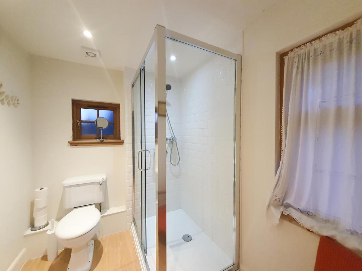 Edinburgh 2-Bedroom Cottage With Parking - Ground Floor Exterior photo